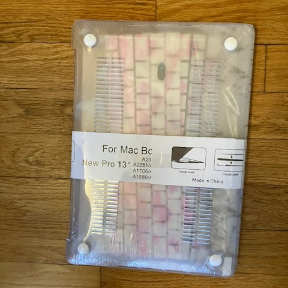 MacBook New Pro 13" Shell NWT - Picture 3 of 4